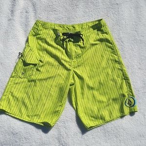 VOLCOM
Boartshorts Green

Maguro Stripe
as 34 EUC